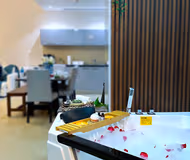 Stylish One Bedroom Apartment with Jacuzzi