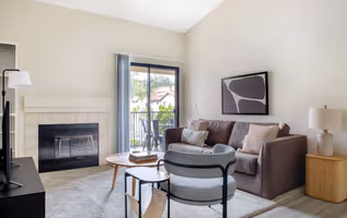 Charmant Dr Apartment