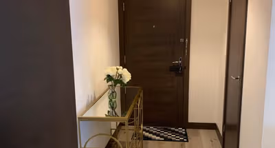 Harlow Apartment