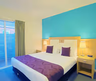 Bay St Serviced Apartment