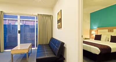 Bay St Serviced Apartment