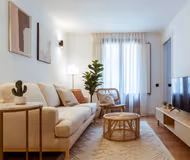 Carrer de service apartment