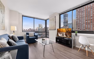 Washington Boulevard Apartment