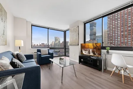 Washington Boulevard Apartment