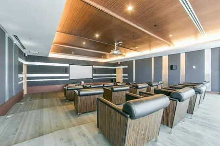 Bremner Blvd Apartment