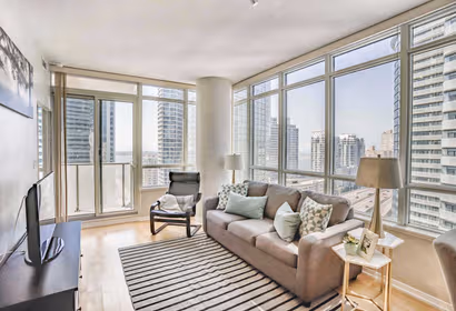 Bremner Blvd Apartment