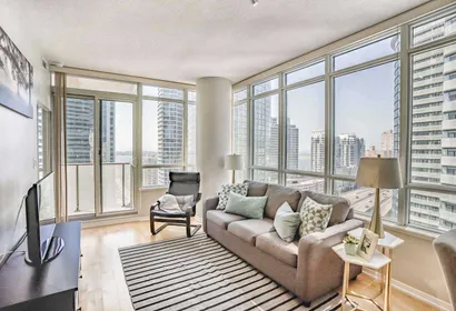 Bremner Blvd Apartment