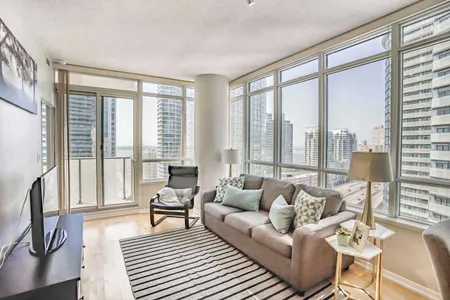 Bremner Blvd Apartment