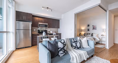 Bremner Blvd Apartment