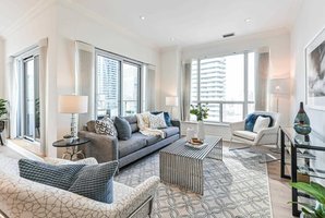 Bay Street Apartment