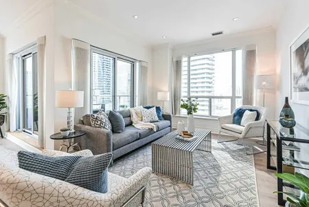Bay Street Apartment