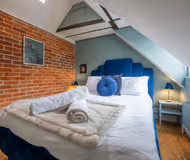 (BLU7) The Blue House 3s