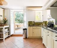 Martin Service Apartment