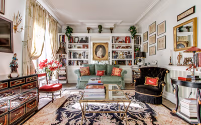 Holiday retreat in Champs Elysées, Paris