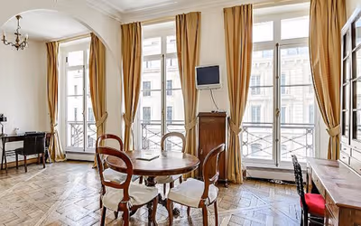 A Haven of Oasis in Louvre Palais Royal