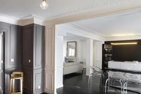 150M2 LUXURY APARTMENT IN A VICINITY TO LOUVRE MUSEUM, TUILERIES GARDEN
