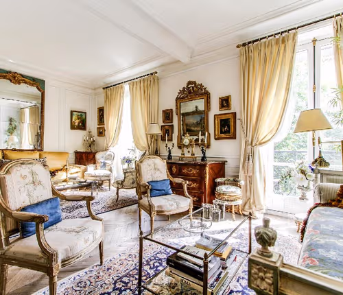 The Corner of Rue Debrousse & Avenue de New York