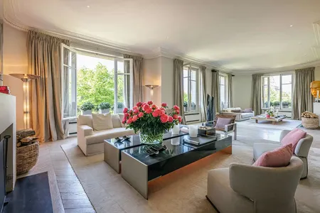 Luxury with Eiffel Tower Views & Chef Service