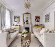 Historic Village Spirit of Rue Passy