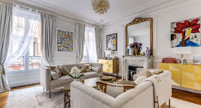 Historic Village Spirit of Rue Passy