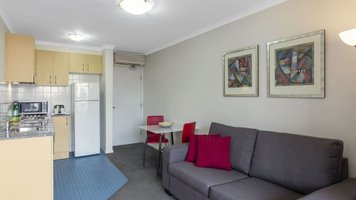 Cleveland St Serviced Apartment