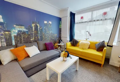 Richmond House - 3 bedroom House Luton