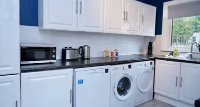 Richmond House - 3 bedroom House Luton