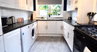 Richmond House - 3 bedroom House Luton