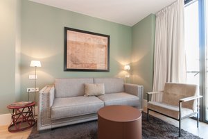Sardenya Service Apartments
