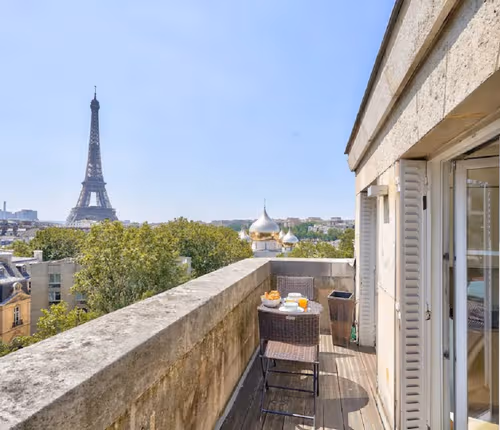 Lovely Tower View Apartment