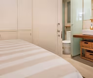 B 130 SERVICE APARTMENT