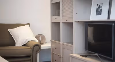 B 130 SERVICE APARTMENT