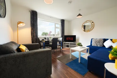 Station Apartment - 2 Bed first floor apartment