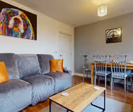 Stylish 2 Bed first floor apartment - flat 9