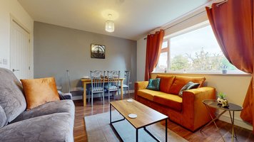 Stylish 2 Bed first floor apartment - flat 9