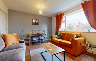 Stylish 2 Bed first floor apartment - flat 9