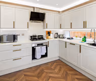 Large House, Contractors/Families, 2X Free Parking