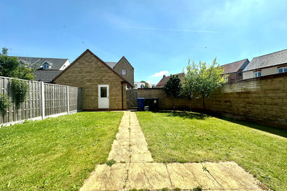 Large Detached 4 Bedroomed House in Bicester