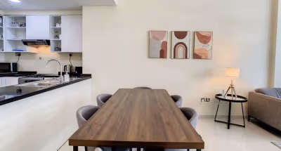 Stunning Two Bedroom Apartment in Glitz 3