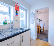 Modern house, city centre, perfect for groups!