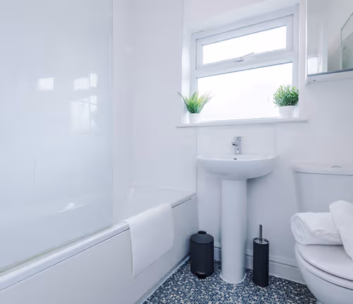 Stylish Home, incredible Location, Sleeps 5!