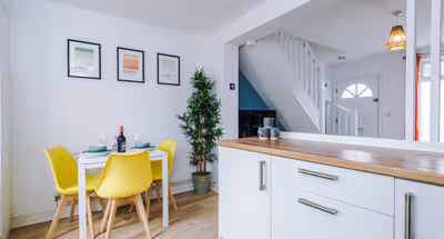 Stylish Home, incredible Location, Sleeps 5!