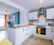 Stylish Home, incredible Location, Sleeps 5!