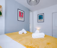 Stylish Home, incredible Location, Sleeps 5!