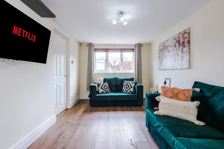 Charming cottage, ideal for Families, Free Parking