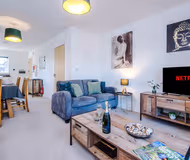 Modern 4-Bed Townhouse in Crewe | Ideal for Contractors | FREE Parking