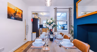 NEW! Spacious & Stylish home, City centre, Sleep 4