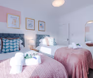 NEW! Spacious & Stylish home, City centre, Sleep 4