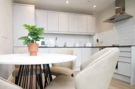 Casablanca Flat 17