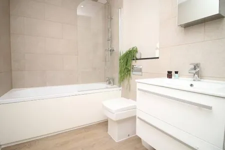 Casablanca Flat 17